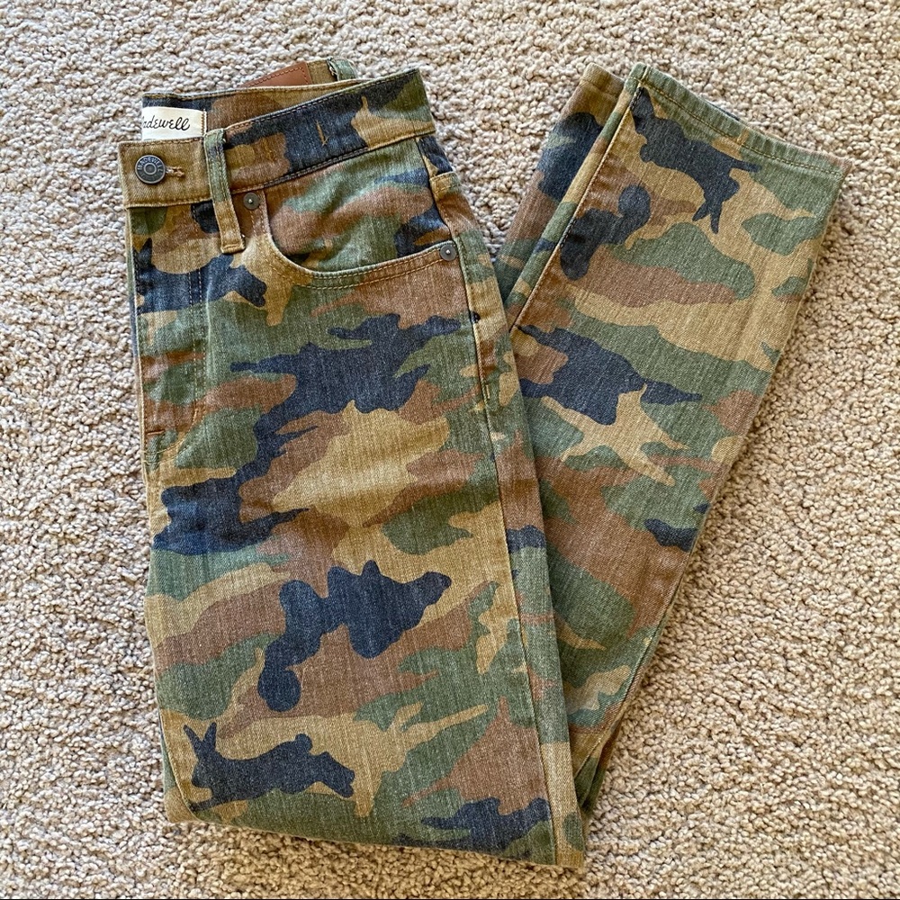 Madewell High Rise Slim Boyjean Size 25 Camo Print Denim Skinny Jeans
